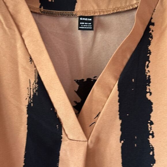 SHEIN Brown And Black V Neck Shirt - Picture 2 of 5